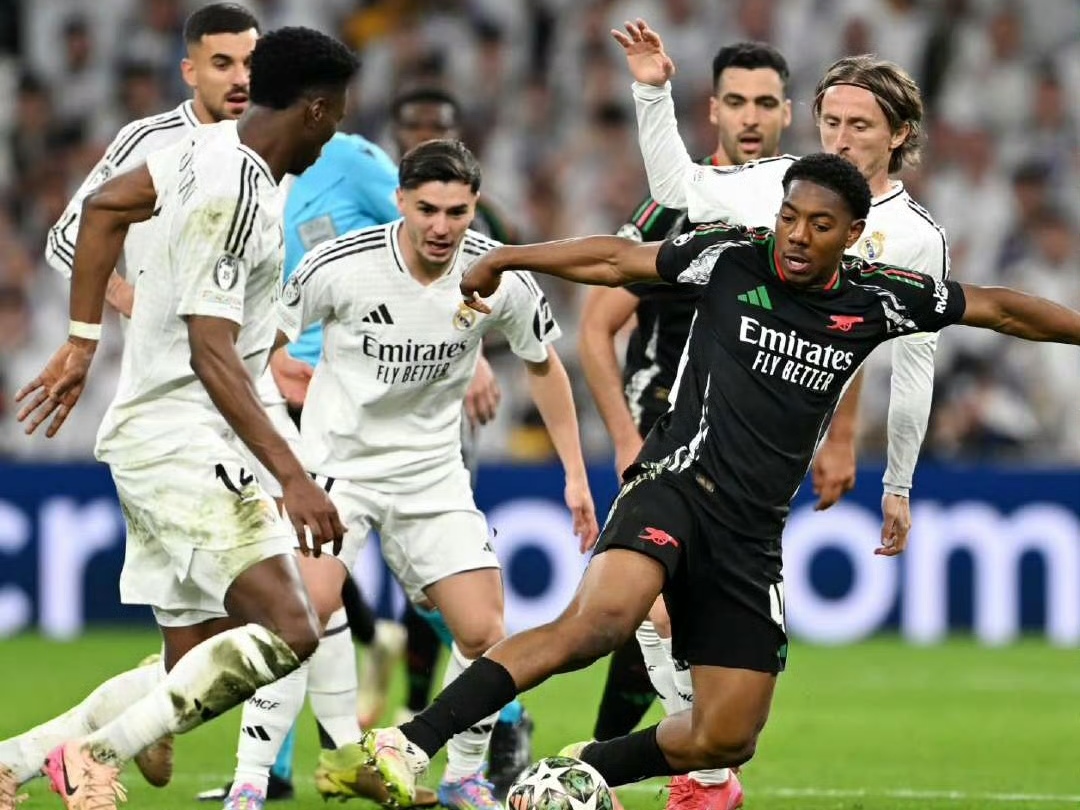 开云中国官网-关于赛地聚焦：欧超杯加时末段热度飙升，迈阿密热火外线爆发，悬念犹存，更衣室氛围转暖的信息