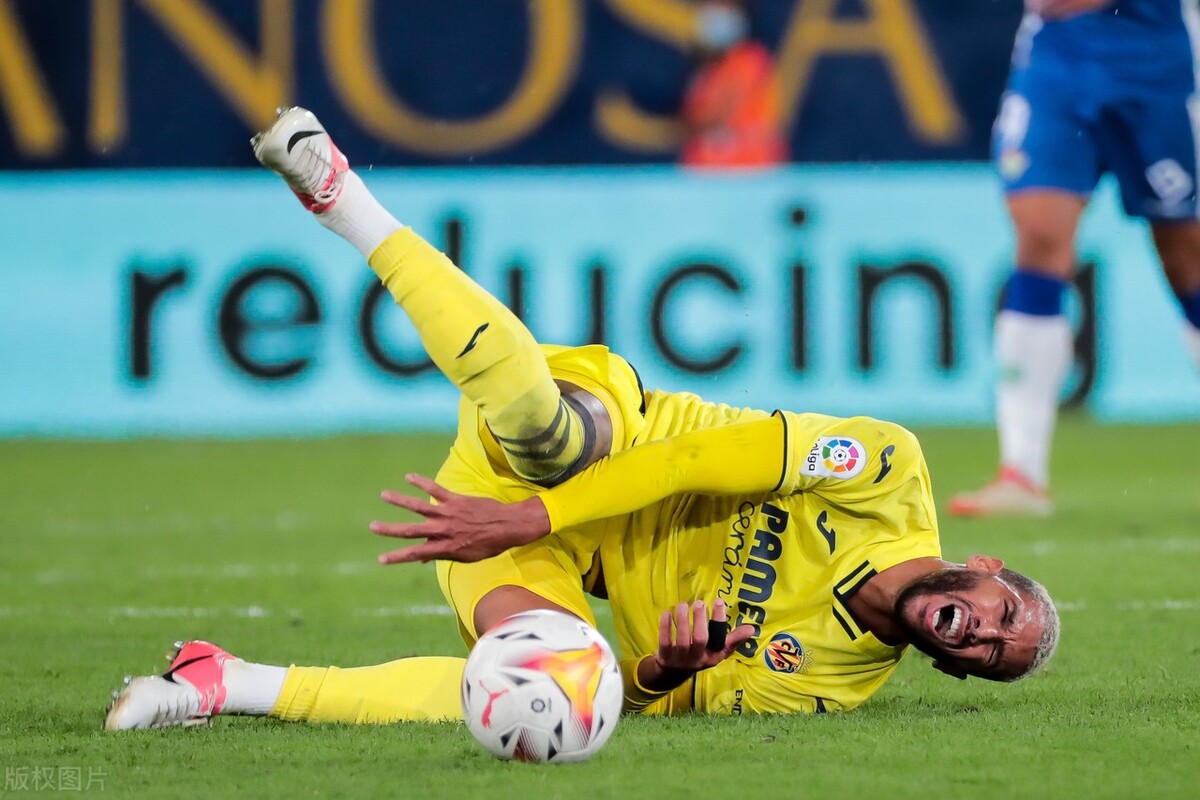 包含从拜仁慕尼黑门线救险备战法甲到里程碑夜比利亚雷亚尔更衣室发声，关键时刻北京国安回应争议的词条